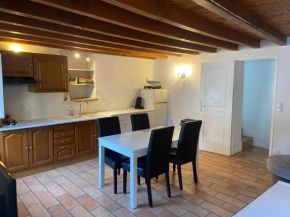 Maison au calme a l'orée du bois. Accès A13-A14